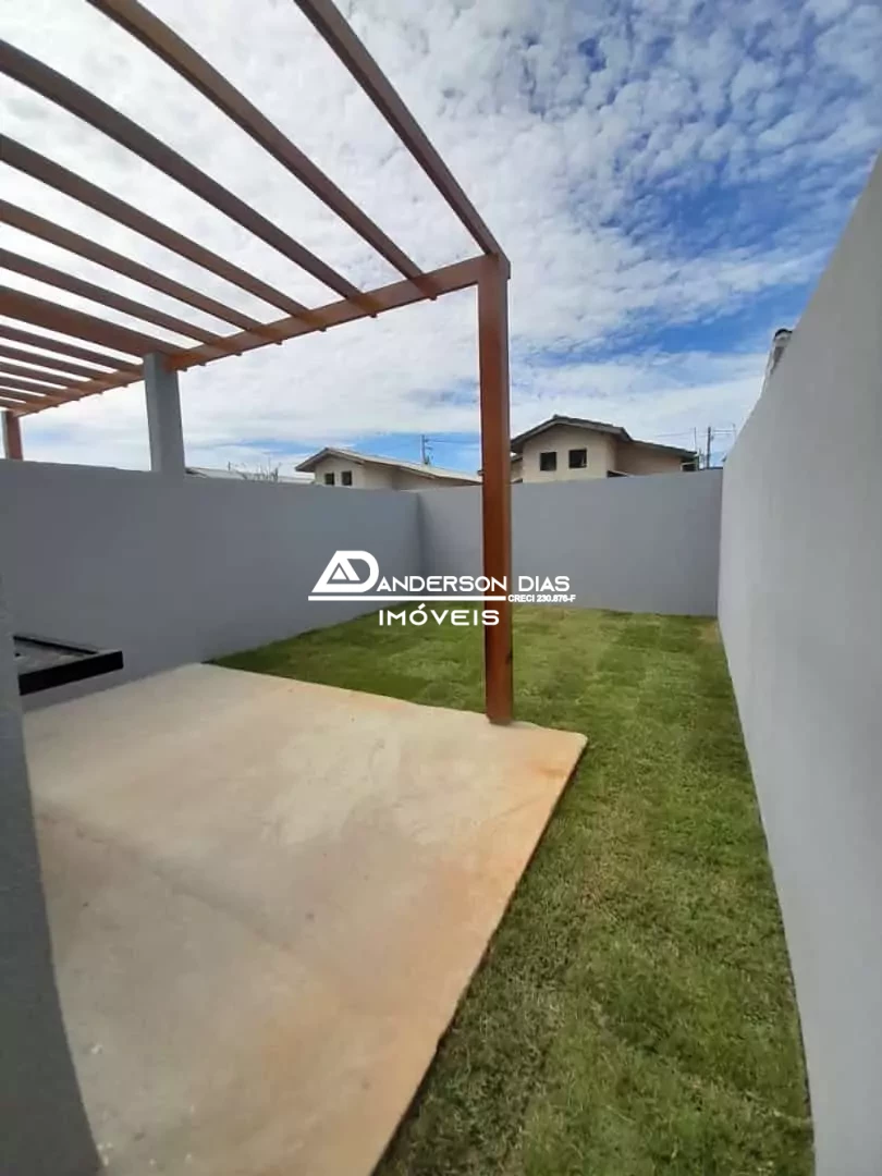 Casa Nova com 2 dormitórios, 2 Vagas de Garagem com 73m² para locação defintiva por R$ 2.400,00 - Golfinho - Caragua