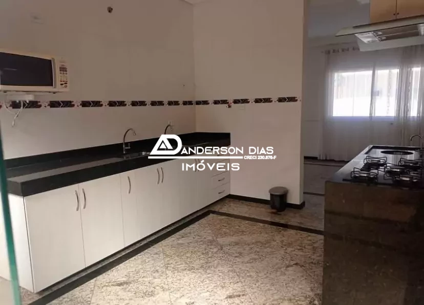 Sobrado em Condomínio com 3 dormitórios, 1 Suíte, Piscina Privativa para locação definitiva por R$ 4.000,00 - Caragua