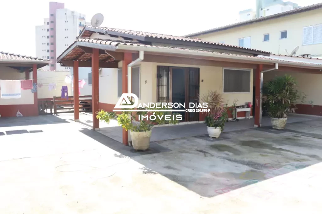 Casa  com 2 dormitórios para aluguel definitivo, 72m² por 2.600. - Jardim Aruã - Caraguatatuba/SP