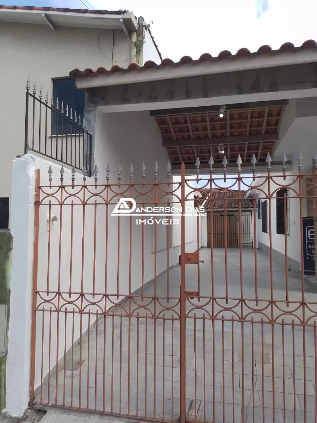 Casa a venda com 3 Dormitórios, sendo 1 suíte com 310,00m² à venda por R$ 680.000,00 - Centro- Caraguatatuba/SP