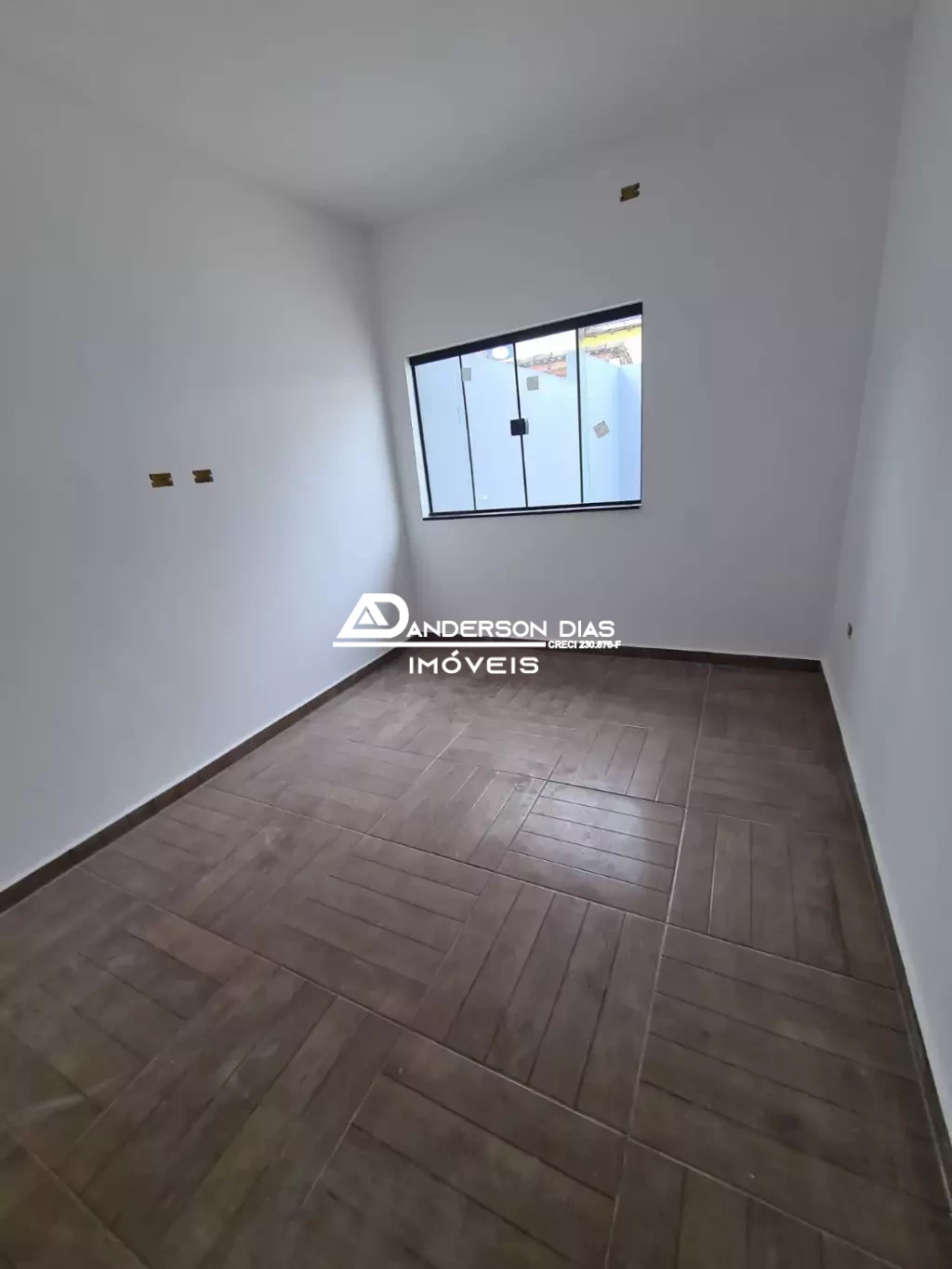 Casa a Venda no Bairro Enseada com 2 Dormitórios, 1 suite, 75m² por  R$ 390 mil- São Sebastião- SP