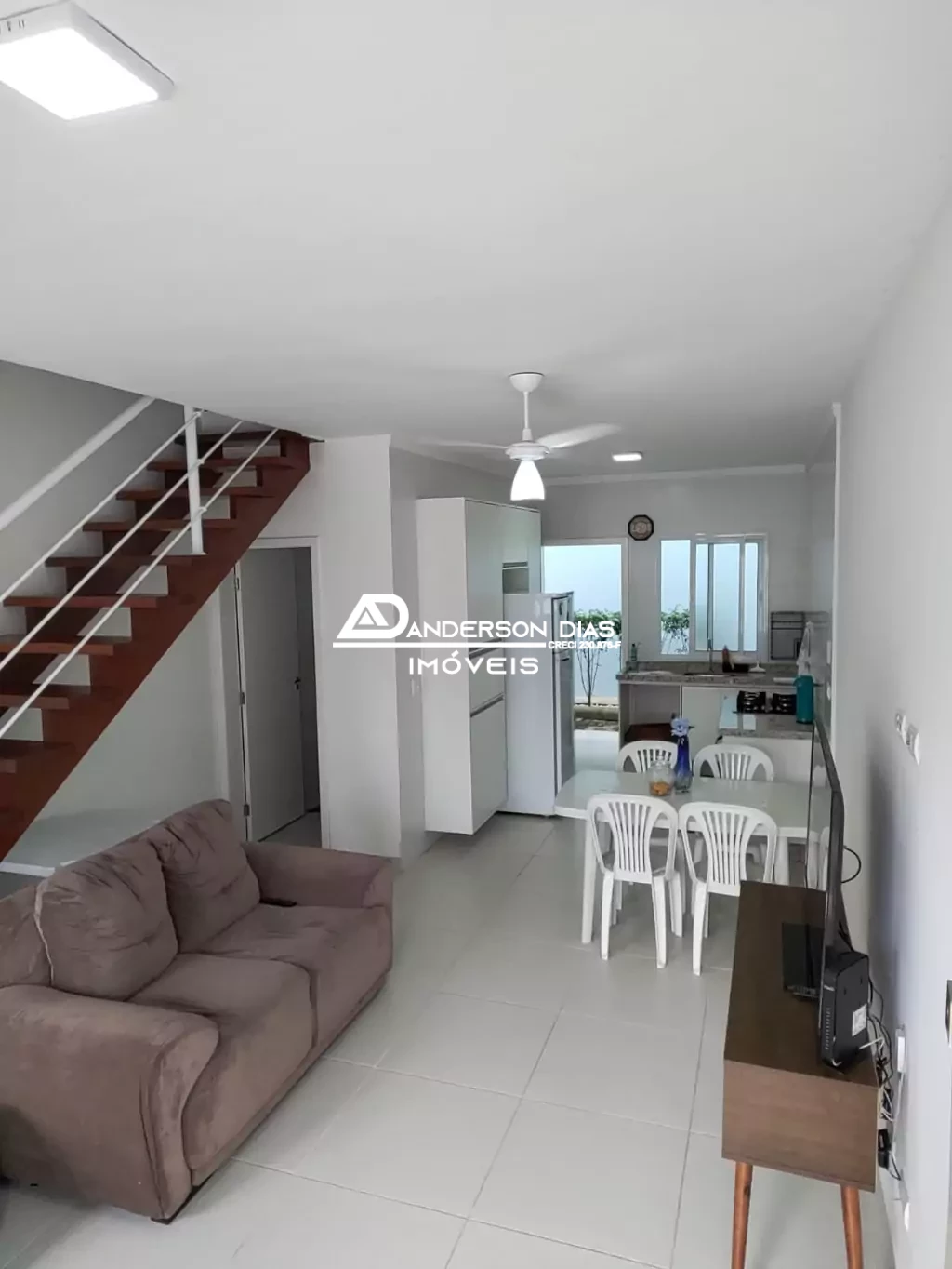 Casa com 2 dormitórios, próximo a praia, com 103m² á venda  por R$ 455 mil - Massaguaçu - Caraguatatuba-SP