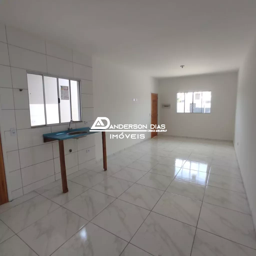 Casa com 2 Dormitórios, 1 Suíte  com 90,00m² à venda por R$ 250.000,00 - Golfinho- Caraguatatuba/SP