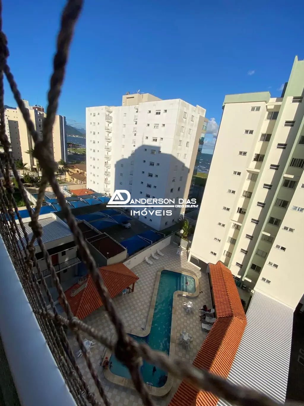 Apartamento em Condomínio com 2 Dormitórios com 72,00m² à venda por R$ 550.000,00 - Aruan - Caraguatatuba/SP