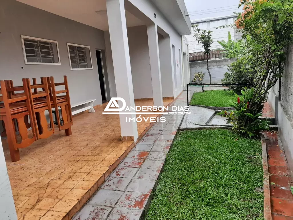 Locação definitiva de Imóvel para fins comercial  e residencial por $ 4.500,00 - Centro - Caraguatatuba/SP