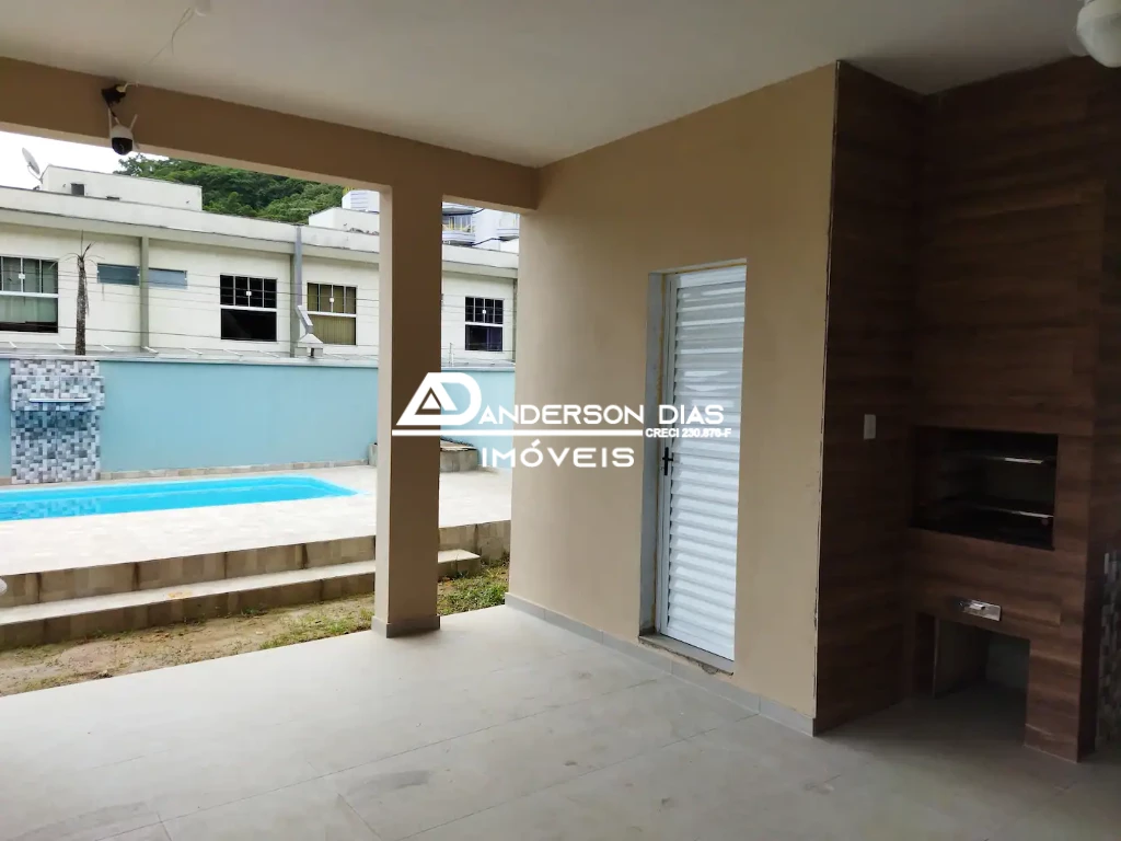 Casa com 3 dormitórios  à venda, 180m² por R$ 790.000 - Praia da Cocanha - Caraguatatuba/SP