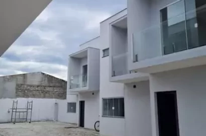 Sobrado em Condomínio com 2 Dormitórios., 2 Suítes com 92,00m² à venda por R$ 360.000,00 - Pontal Santa Marina - Caragua