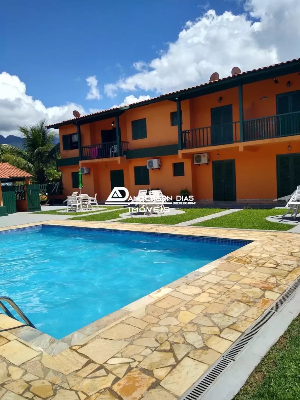 Apartamento em Condomínio com 2 Dormitórios com 57,00m² à venda por R$ 280.000,00 - Maranduba - Ubatuba/SP